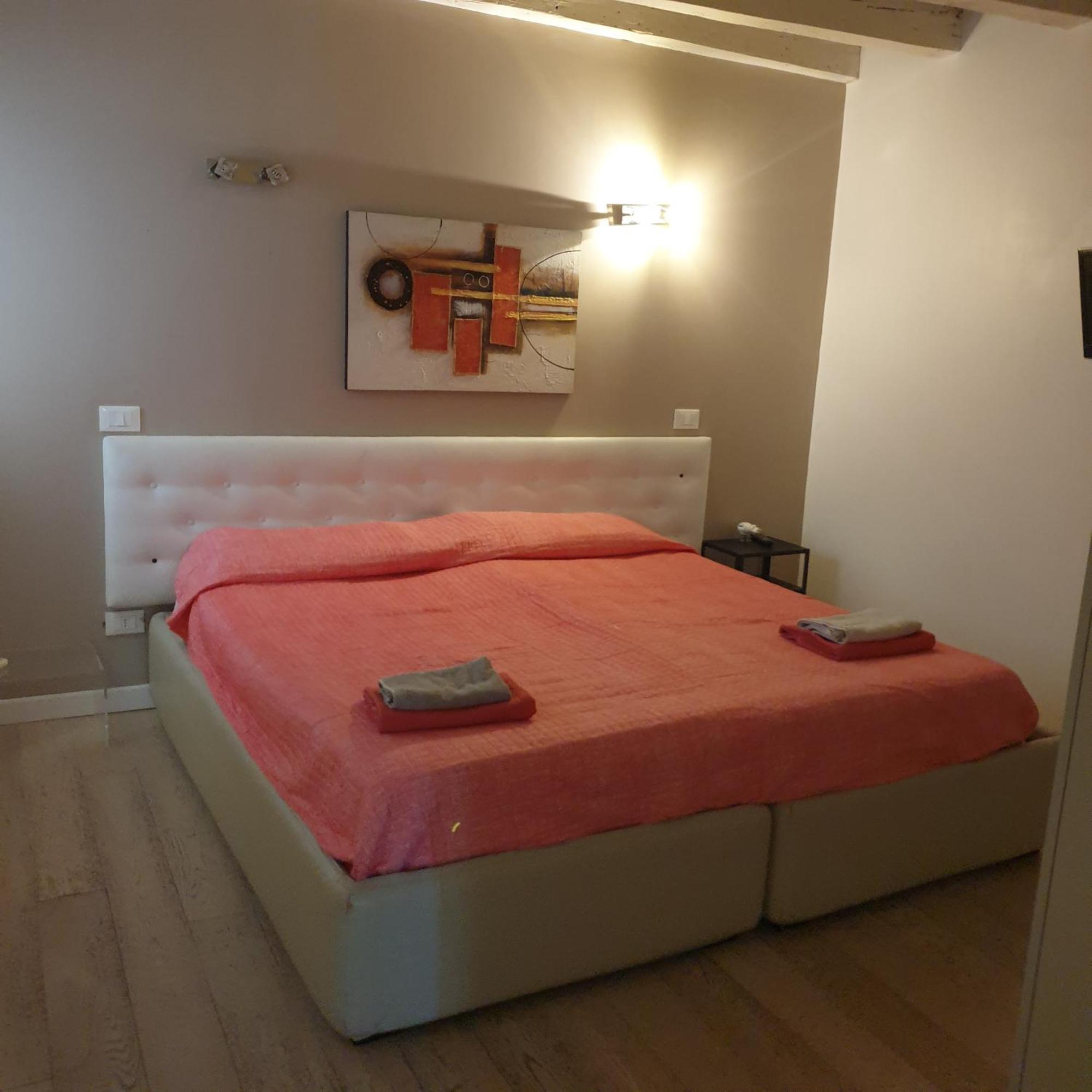 Central Lovely Typical Rooms Rialto Венеция Номер фото
